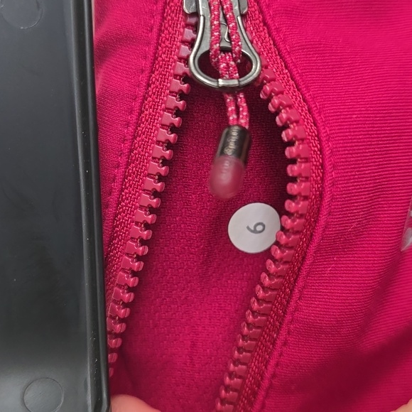 Lululemon size 6 - Picture 4 of 4